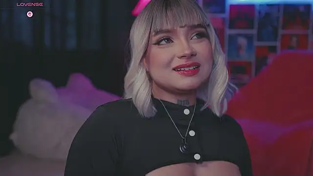 sensualkattt online show from August 6, 1:51 pm