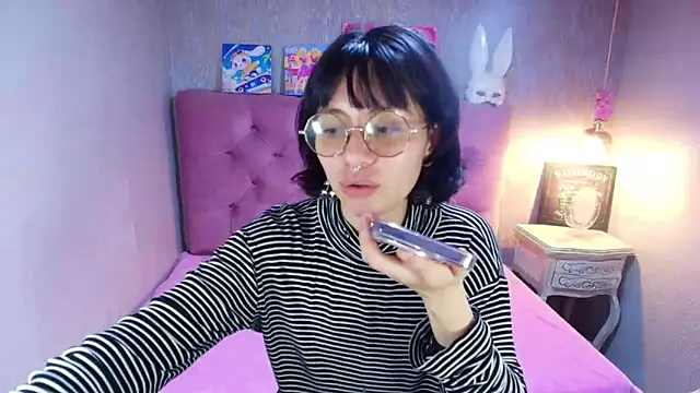 charlottemoonxz online show from April 21, 6:26 pm