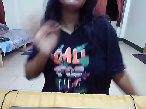 Snapshot of JustinaIra chatting on October 2, 6:13 pm JustinaIra online show from October 2, 6:13 pm