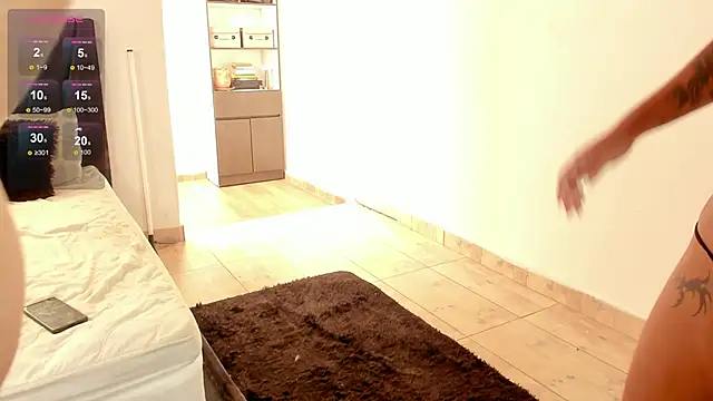 Alanna House1 online show from October 21, 2:21 pm