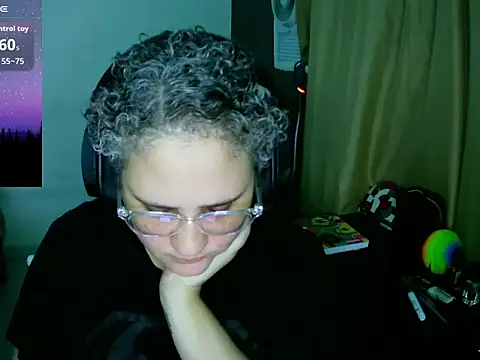 Snapshot of lolalicious_758 chatting on October 11, 2:05 am lolalicious 758 online show from October 11, 2:05 am