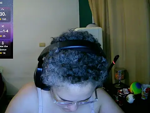 Snapshot of lolalicious_758 chatting on September 14, 11:46 pm lolalicious 758 online show from September 14, 11:46 pm