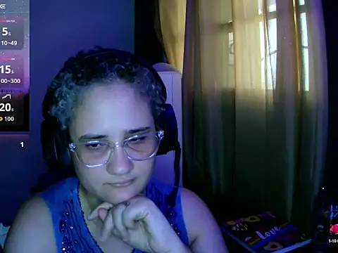 Snapshot of lolalicious_758 chatting on September 10, 9:48 pm lolalicious 758 online show from September 10, 9:48 pm