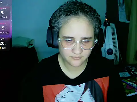 Snapshot of lolalicious_758 chatting on October 3, 11:10 pm lolalicious 758 online show from October 3, 11:10 pm