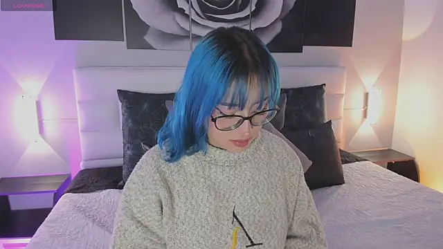 sofi bakerr online show from December 18, 11:48 am