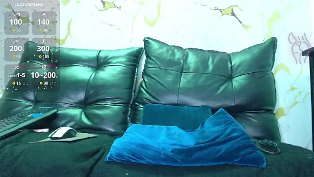 Sara-fox online show from October 28, 8:42 am