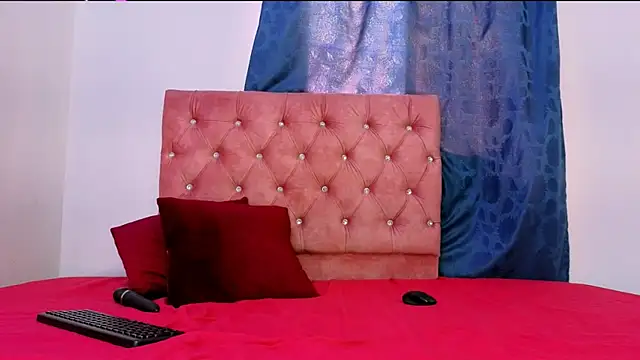 Alyson0001 online show from July 14, 7:40 pm
