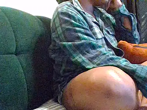 NATASHA LUCKY online show from April 18, 8:09 pm