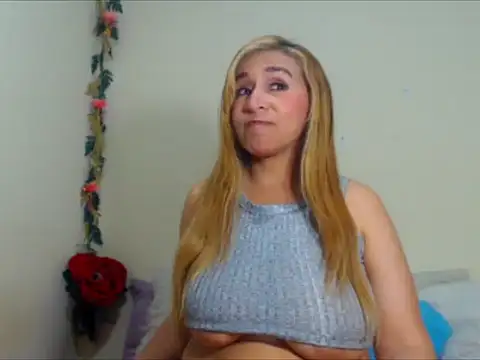 sharloth x18 online show from April 24, 1:41 am