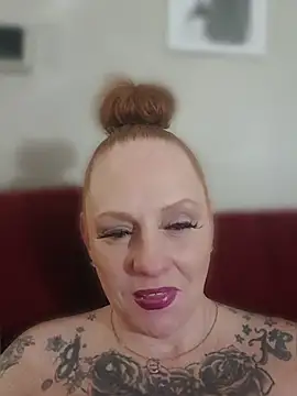 TXTATTOOEDBARBIE online show from April 16, 12:38 pm