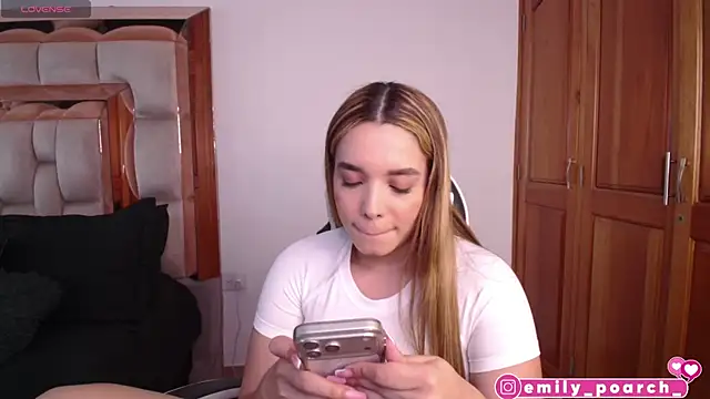 emilyaboott online show from July 16, 8:57 pm