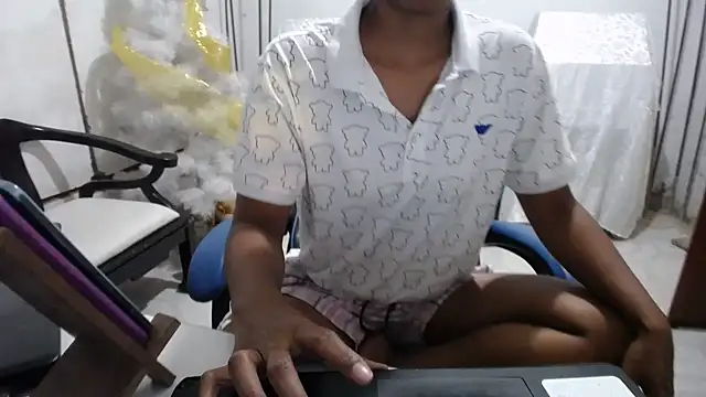 yohatinelly07 online show from November 29, 10:47 pm