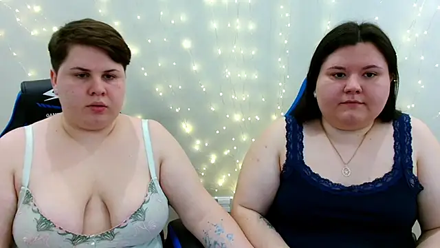 BeckyAndHellen online show from March 19, 12:42 pm