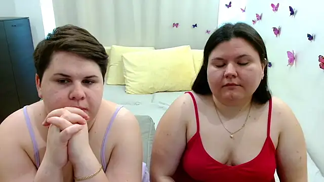 BeckyAndHellen online show from September 26, 10:35 am