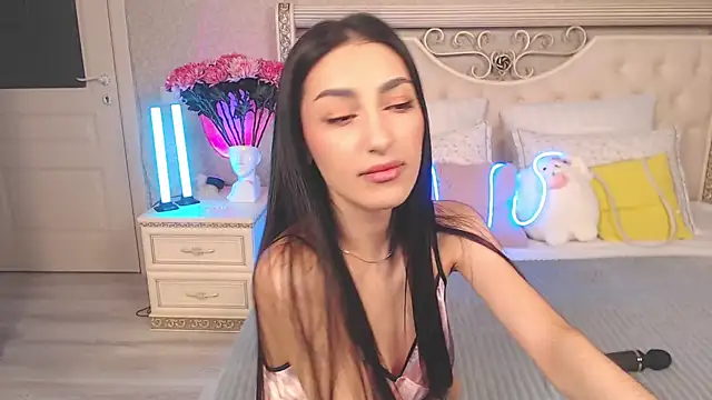 Lina Robbins online show from February 16, 2:44 am