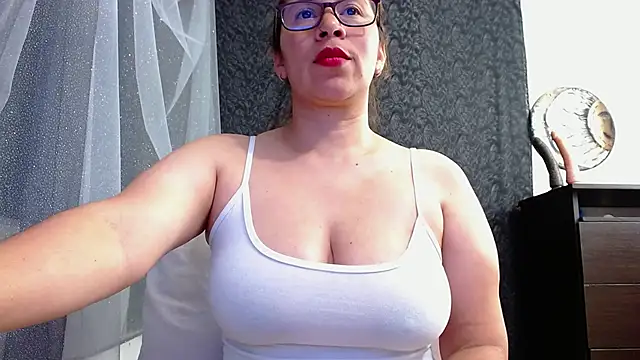 Snapshot of Abril_Bianchi chatting on September 29, 10:15 pm Abril Bianchi online show from September 29, 10:15 pm