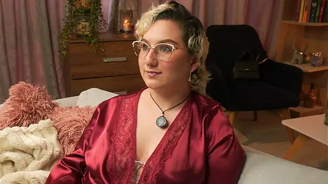 Ximenna Cruz online show from April 24, 9:39 pm