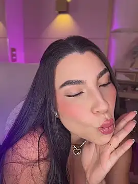 SaharaRush  online show from April 24, 1:08 am