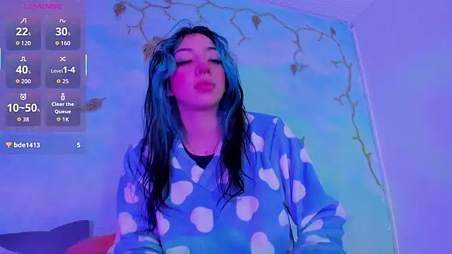 SaturnooStonee online show from November 6, 8:31 am