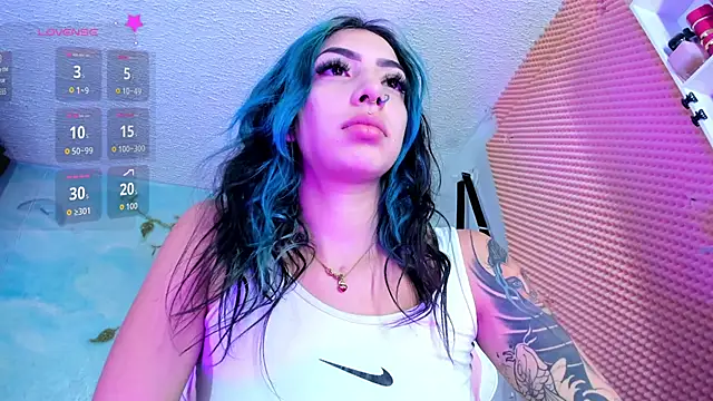 SaturnooStonee online show from June 11, 2:22 am