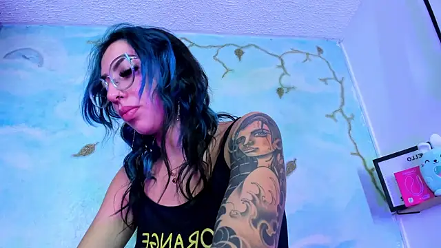 SaturnooStonee online show from April 28, 2:27 am