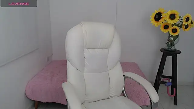 Snapshot of ana_milf chatting on September 26, 1:09 pm ana milf online show from September 26, 1:09 pm