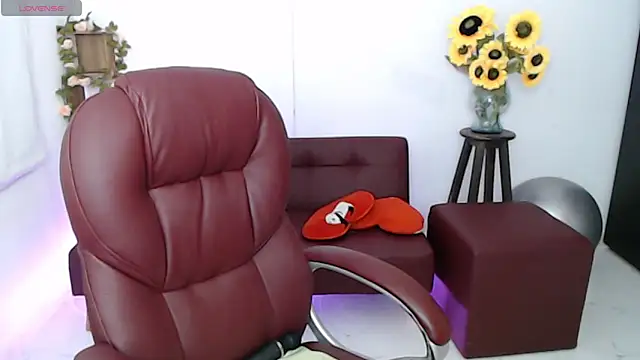 ana milf online show from April 24, 1:47 pm