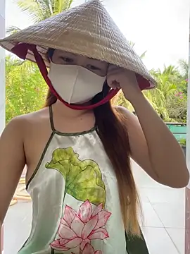 BabyThree  online show from November 18, 8:59 am