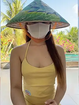 BabyThree  online show from March 17, 9:24 am