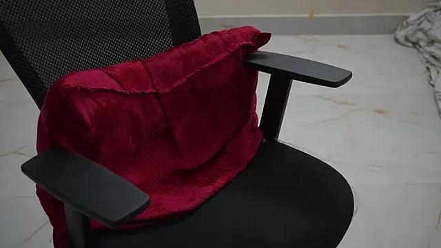 only aleesha online show from December 1, 7:16 pm