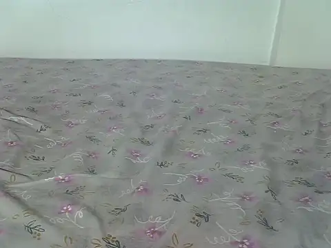 laetitia  online show from November 20, 9:49 pm