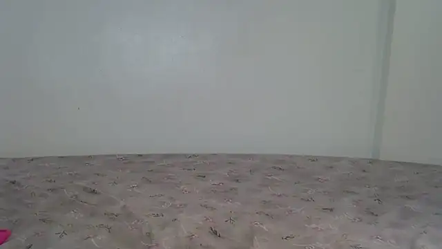 laetitia  online show from April 22, 11:51 am