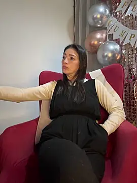 Snapshot of Yulia_sx chatting on October 9, 10:25 pm Yulia sx online show from October 9, 10:25 pm