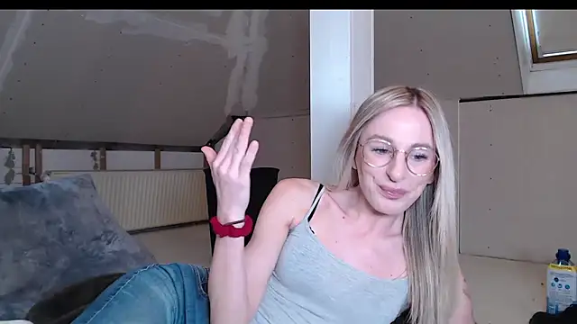 Liana Lou online show from February 28, 12:37 pm