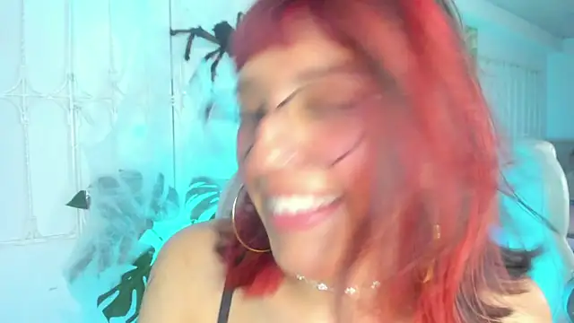 Snapshot of cute_hollywood chatting on October 13, 9:06 pm cute hollywood online show from October 13, 9:06 pm
