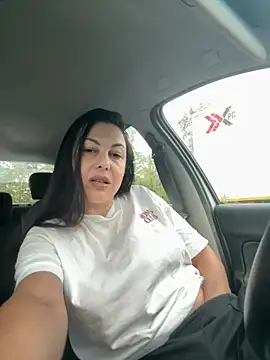 Snapshot of SexxyMeriem chatting on September 29, 3:28 pm SexxyMeriem online show from September 29, 3:28 pm