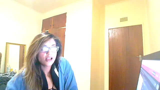 karmicQueen669 online show from June 28, 10:05 pm