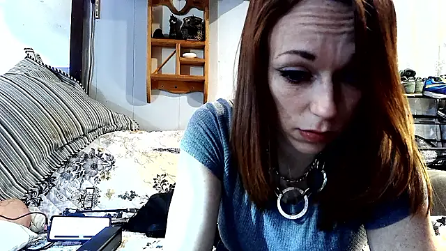Genevieve143 online show from May 23, 8:12 am