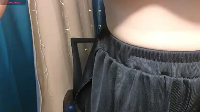 christy memeow online show from April 5, 3:11 pm