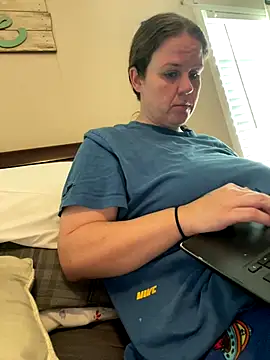 velvetta  online show from September 14, 7:45 pm