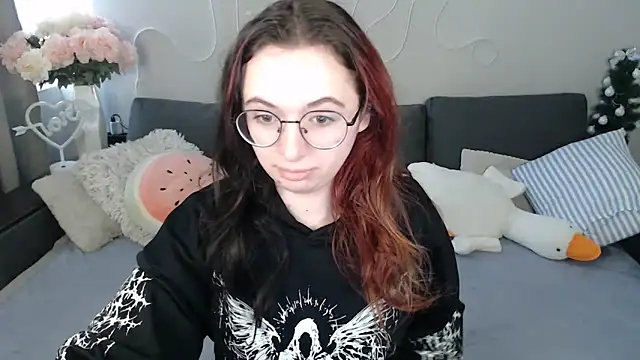 Mini Diva online show from April 28, 8:29 am