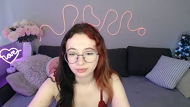 Mini Diva online show from December 17, 9:35 am