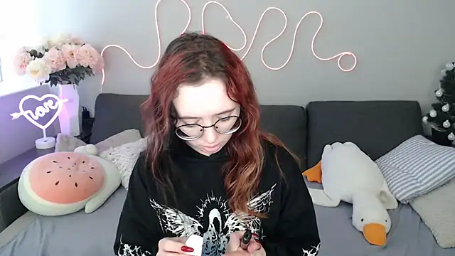 Mini Diva online show from February 20, 9:11 am