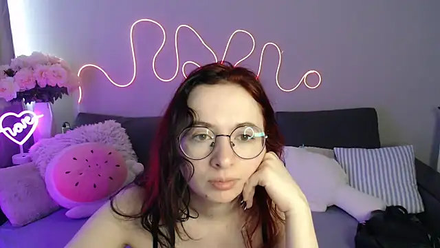 Mini Diva online show from June 11, 8:11 am