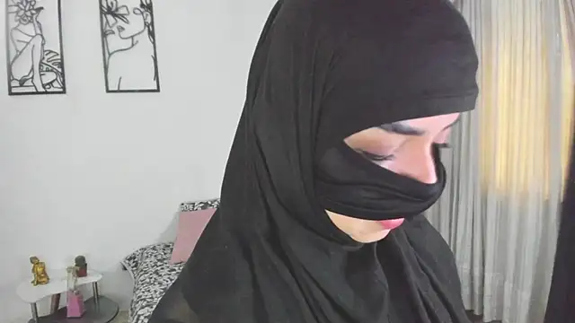 Uzra hayed online show from August 6, 1:29 pm
