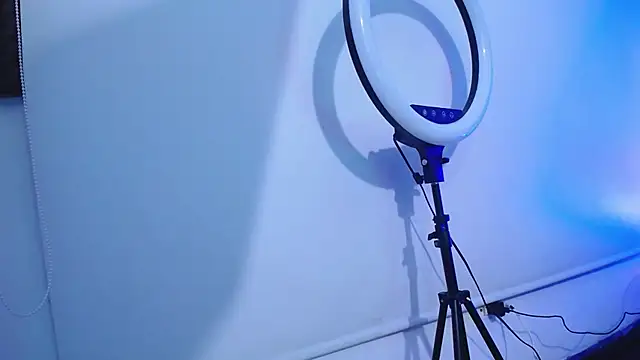 luly pink online show from October 17, 4:05 am