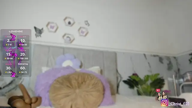 christal cutee online show from April 21, 3:57 am