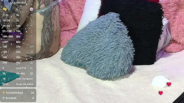 Hanna horny  online show from November 9, 11:44 pm