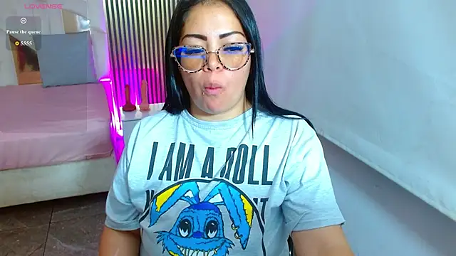 martinna tay online show from June 7, 7:48 am
