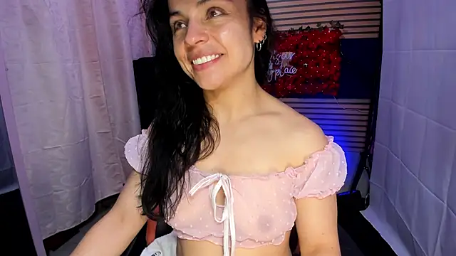 Snapshot of rosse_2504 chatting on September 15, 5:09 pm rosse 2504 online show from September 15, 5:09 pm